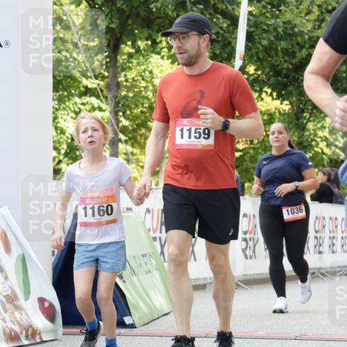 06.09.2026 - CURREX Alsterlauf Yannick Fuchs http://msf.ph/oto/10231424 06.09.2026 11:57:52 Ziel 1036, 1075, 1084, 1139, 1159, 1160, 1241, 1246, 8090 meine-sportfotos.de