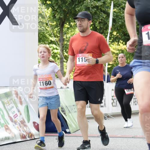 06.09.2026 - CURREX Alsterlauf Yannick Fuchs http://msf.ph/oto/10231430 06.09.2026 11:57:52 Ziel 1036, 1075, 1084, 1139, 1159, 1160, 1241, 1246, 8090 meine-sportfotos.de