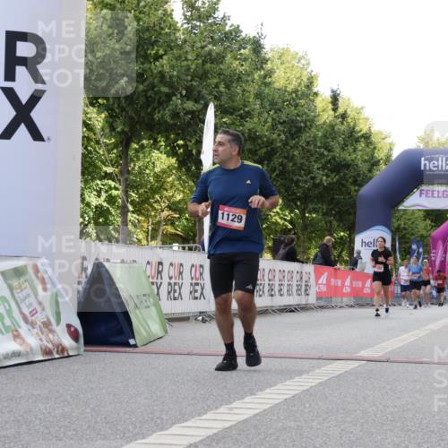06.09.2026 - CURREX Alsterlauf Yannick Fuchs http://msf.ph/oto/10231449 06.09.2026 11:57:22 Ziel 1129, 1346, 8138 meine-sportfotos.de