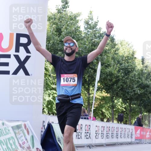 06.09.2026 - CURREX Alsterlauf Yannick Fuchs http://msf.ph/oto/10231488 06.09.2026 11:57:58 Ziel 1036, 1075, 1084, 1139, 1159, 1160, 1241 meine-sportfotos.de