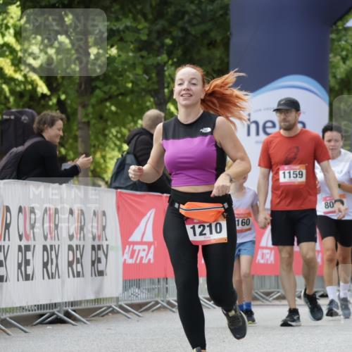 06.09.2026 - CURREX Alsterlauf Yannick Fuchs http://msf.ph/oto/10231499 06.09.2026 11:57:42 Ziel 1187, 1188, 1210, 2484 meine-sportfotos.de