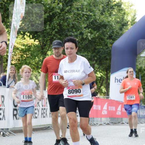06.09.2026 - CURREX Alsterlauf Yannick Fuchs http://msf.ph/oto/10231513 06.09.2026 11:57:49 Ziel 1036, 1084, 1139, 1159, 1160, 1210, 1241, 1246, 8090 meine-sportfotos.de