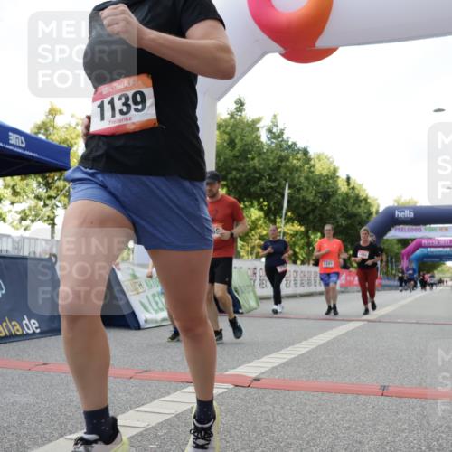 06.09.2026 - CURREX Alsterlauf Yannick Fuchs http://msf.ph/oto/10231520 06.09.2026 11:57:53 Ziel 1036, 1075, 1084, 1139, 1159, 1160, 1241, 1246, 8090 meine-sportfotos.de