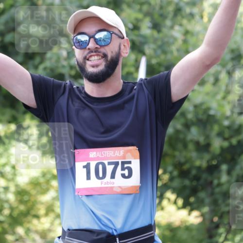 06.09.2026 - CURREX Alsterlauf Yannick Fuchs http://msf.ph/oto/10231525 06.09.2026 11:57:58 Ziel 1036, 1075, 1084, 1139, 1159, 1160, 1241 meine-sportfotos.de
