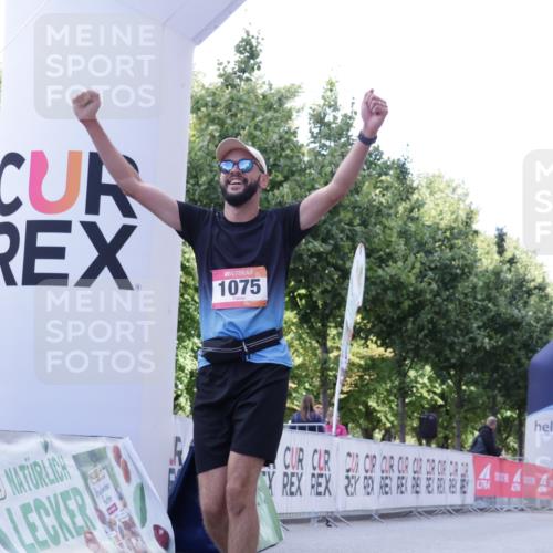 06.09.2026 - CURREX Alsterlauf Yannick Fuchs http://msf.ph/oto/10231531 06.09.2026 11:57:59 Ziel 1036, 1075, 1084, 1241 meine-sportfotos.de