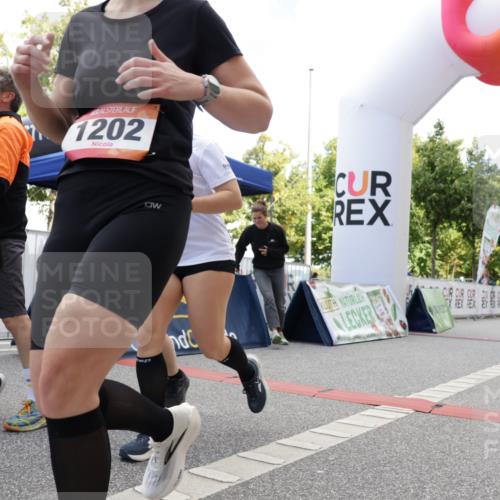 06.09.2026 - CURREX Alsterlauf Yannick Fuchs http://msf.ph/oto/10231639 06.09.2026 11:58:42 Ziel 1001, 1089, 1090, 1114, 1115, 1202, 1235, 1334, 8137 meine-sportfotos.de