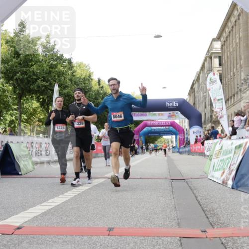 06.09.2026 - CURREX Alsterlauf Yannick Fuchs http://msf.ph/oto/10231665 06.09.2026 11:58:53 Ziel 1224, 1301, 1329, 1347, 4444, 8046, 8137 meine-sportfotos.de