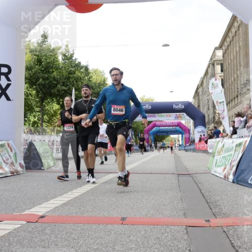 06.09.2026 - CURREX Alsterlauf Yannick Fuchs http://msf.ph/oto/10231667 06.09.2026 11:58:53 Ziel 1224, 1301, 1329, 1347, 4444, 8046, 8137 meine-sportfotos.de