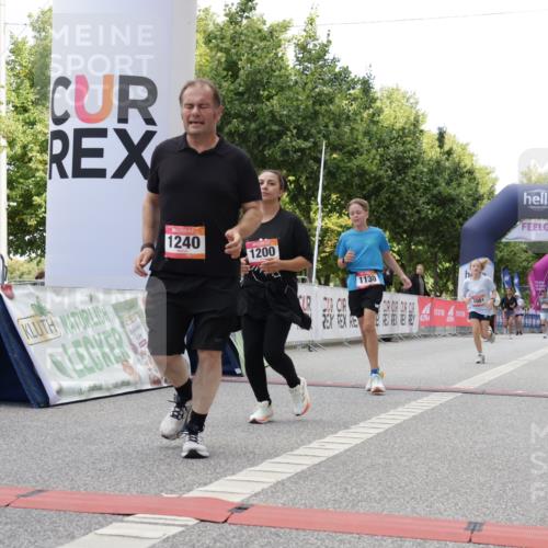 06.09.2026 - CURREX Alsterlauf Yannick Fuchs http://msf.ph/oto/10231698 06.09.2026 11:59:05 Ziel 1081, 1111, 1130, 1200, 1240, 1327, 1333, 8070 meine-sportfotos.de
