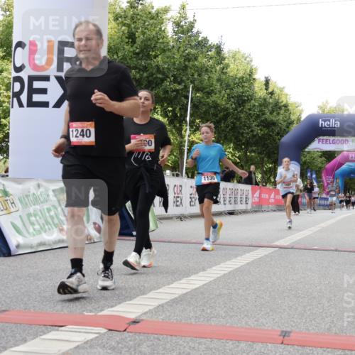 06.09.2026 - CURREX Alsterlauf Yannick Fuchs http://msf.ph/oto/10231699 06.09.2026 11:59:05 Ziel 1081, 1111, 1130, 1200, 1240, 1327, 1333, 8070 meine-sportfotos.de