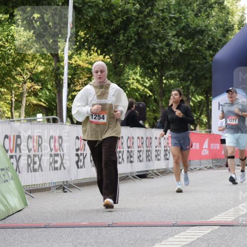 06.09.2026 - CURREX Alsterlauf Yannick Fuchs http://msf.ph/oto/10231713 06.09.2026 11:59:11 Ziel 1081, 1130, 1254, 1304 meine-sportfotos.de