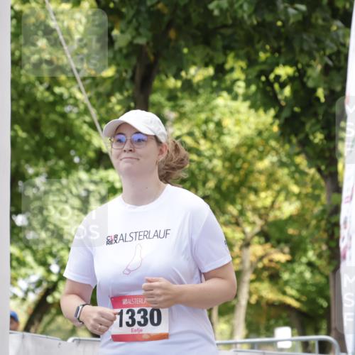 06.09.2026 - CURREX Alsterlauf Yannick Fuchs http://msf.ph/oto/10231735 06.09.2026 11:59:19 Ziel 1037, 1038, 1254, 1304, 1330 meine-sportfotos.de