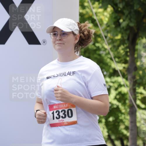 06.09.2026 - CURREX Alsterlauf Yannick Fuchs http://msf.ph/oto/10231739 06.09.2026 11:59:20 Ziel 1037, 1038, 1254, 1291, 1304, 1330 meine-sportfotos.de