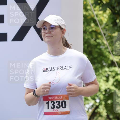 06.09.2026 - CURREX Alsterlauf Yannick Fuchs http://msf.ph/oto/10231741 06.09.2026 11:59:20 Ziel 1037, 1038, 1254, 1291, 1304, 1330 meine-sportfotos.de