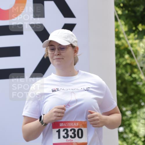 06.09.2026 - CURREX Alsterlauf Yannick Fuchs http://msf.ph/oto/10231742 06.09.2026 11:59:20 Ziel 1037, 1038, 1254, 1291, 1304, 1330 meine-sportfotos.de