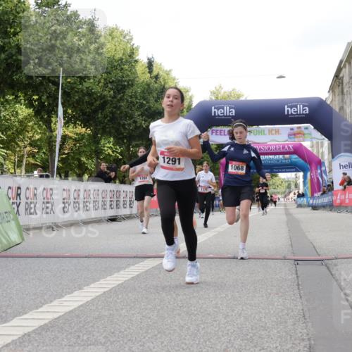 06.09.2026 - CURREX Alsterlauf Yannick Fuchs http://msf.ph/oto/10231757 06.09.2026 11:59:26 Ziel 1037, 1038, 1068, 1069, 1173, 1261, 1291, 1330 meine-sportfotos.de
