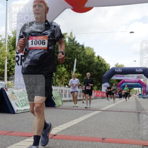 06.09.2026 - CURREX Alsterlauf Yannick Fuchs http://msf.ph/oto/10231820 06.09.2026 11:59:45 Ziel 1006, 1098, 1120, 1205, 1206, 1215, 1262, 1266, 1275, 8139 meine-sportfotos.de