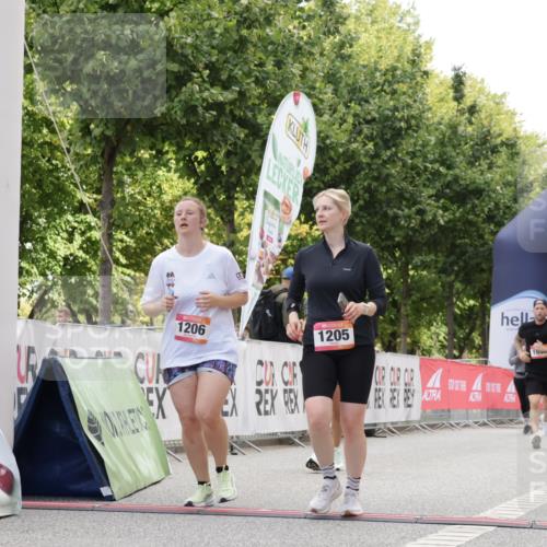 06.09.2026 - CURREX Alsterlauf Yannick Fuchs http://msf.ph/oto/10231821 06.09.2026 11:59:46 Ziel 1006, 1098, 1120, 1205, 1206, 1215, 1275, 8139 meine-sportfotos.de
