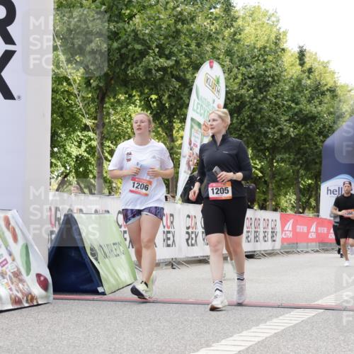 06.09.2026 - CURREX Alsterlauf Yannick Fuchs http://msf.ph/oto/10231822 06.09.2026 11:59:46 Ziel 1006, 1098, 1120, 1205, 1206, 1215, 1275, 8139 meine-sportfotos.de
