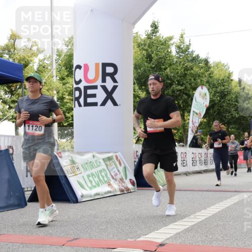 06.09.2026 - CURREX Alsterlauf Yannick Fuchs http://msf.ph/oto/10231835 06.09.2026 11:59:51 Ziel 1076, 1098, 1120, 1124, 1192, 1205, 1206, 1247, 1275, 1323, 1340, 8139 meine-sportfotos.de