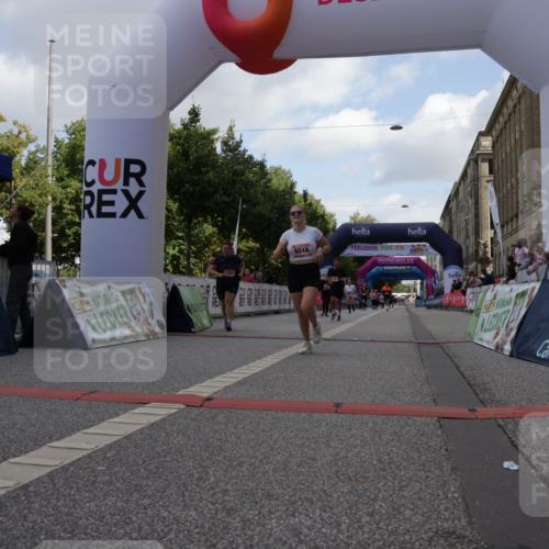 06.09.2026 - CURREX Alsterlauf Yannick Fuchs http://msf.ph/oto/10231839 06.09.2026 11:58:31 Ziel 1082, 1182, 1306, 1314, 1334, 8016 meine-sportfotos.de