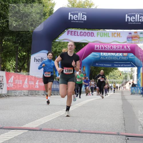 06.09.2026 - CURREX Alsterlauf Yannick Fuchs http://msf.ph/oto/10231845 06.09.2026 12:00:06 Ziel 1104, 1289, 1315, 8239, 8240 meine-sportfotos.de