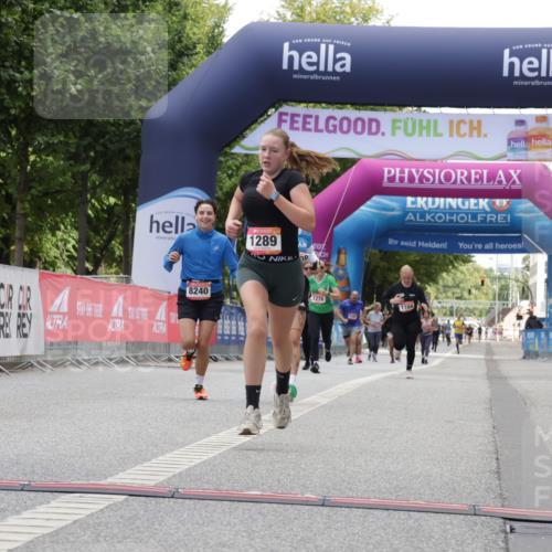 06.09.2026 - CURREX Alsterlauf Yannick Fuchs http://msf.ph/oto/10231846 06.09.2026 12:00:06 Ziel 1104, 1289, 1315, 8239, 8240 meine-sportfotos.de