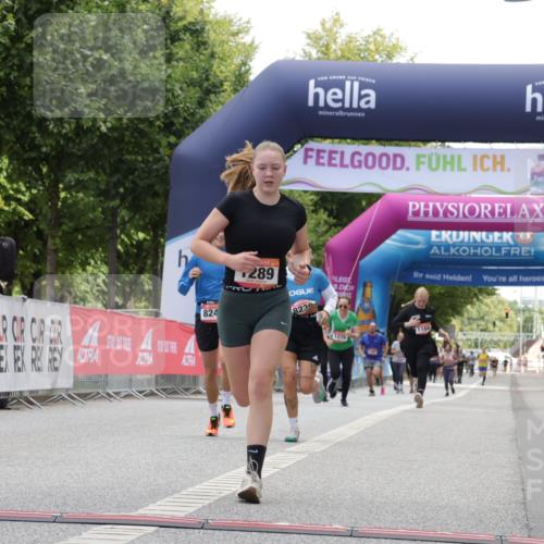 06.09.2026 - CURREX Alsterlauf Yannick Fuchs http://msf.ph/oto/10231850 06.09.2026 12:00:06 Ziel 1104, 1289, 1315, 8239, 8240 meine-sportfotos.de