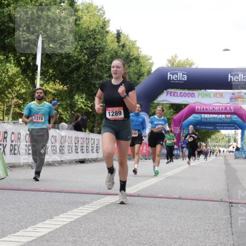 06.09.2026 - CURREX Alsterlauf Yannick Fuchs http://msf.ph/oto/10231851 06.09.2026 12:00:07 Ziel 1104, 1289, 1315, 8239, 8240 meine-sportfotos.de
