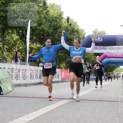 06.09.2026 - CURREX Alsterlauf Yannick Fuchs http://msf.ph/oto/10231862 06.09.2026 12:00:10 Ziel 1104, 1276, 1289, 1315, 1322, 8239, 8240 meine-sportfotos.de