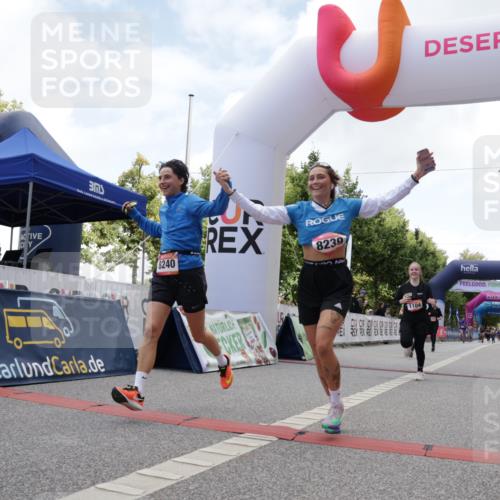 06.09.2026 - CURREX Alsterlauf Yannick Fuchs http://msf.ph/oto/10231875 06.09.2026 12:00:11 Ziel 1104, 1276, 1289, 1315, 1322, 8239, 8240 meine-sportfotos.de