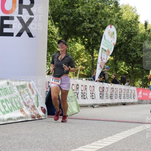 06.09.2026 - CURREX Alsterlauf Yannick Fuchs http://msf.ph/oto/10231918 06.09.2026 12:00:28 Ziel 1191, 1238, 1325, 1332 meine-sportfotos.de