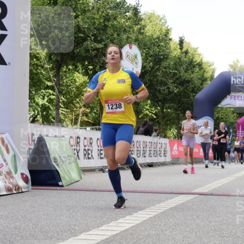 06.09.2026 - CURREX Alsterlauf Yannick Fuchs http://msf.ph/oto/10231923 06.09.2026 12:00:30 Ziel 1238, 1325, 1332, 8202 meine-sportfotos.de