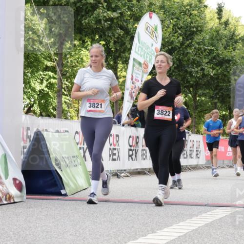 06.09.2026 - CURREX Alsterlauf Yannick Fuchs http://msf.ph/oto/10231940 06.09.2026 12:00:37 Ziel 1061, 1185, 1222, 1231, 1238, 1260, 1272, 3821, 3822, 8202 meine-sportfotos.de