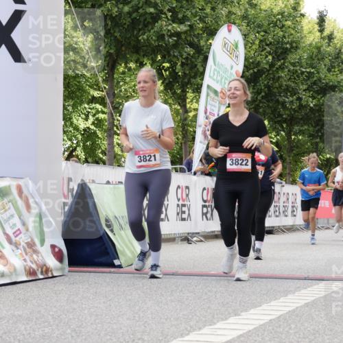 06.09.2026 - CURREX Alsterlauf Yannick Fuchs http://msf.ph/oto/10231941 06.09.2026 12:00:38 Ziel 1061, 1185, 1222, 1231, 1260, 1272, 3821, 3822, 8202 meine-sportfotos.de