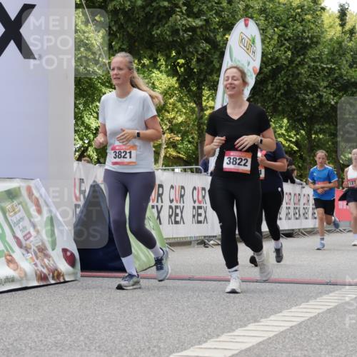 06.09.2026 - CURREX Alsterlauf Yannick Fuchs http://msf.ph/oto/10231943 06.09.2026 12:00:38 Ziel 1061, 1185, 1222, 1231, 1260, 1272, 3821, 3822, 8202 meine-sportfotos.de