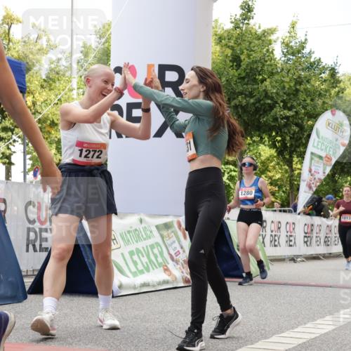 06.09.2026 - CURREX Alsterlauf Yannick Fuchs http://msf.ph/oto/10231958 06.09.2026 12:00:45 Ziel 1013, 1061, 1097, 1185, 1222, 1231, 1260, 1272, 1280, 3821, 3822 meine-sportfotos.de