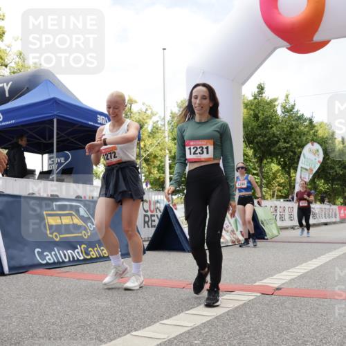 06.09.2026 - CURREX Alsterlauf Yannick Fuchs http://msf.ph/oto/10231965 06.09.2026 12:00:46 Ziel 1013, 1061, 1097, 1185, 1222, 1231, 1260, 1272, 1280 meine-sportfotos.de