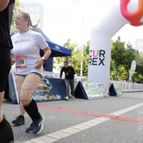 06.09.2026 - CURREX Alsterlauf Yannick Fuchs http://msf.ph/oto/10232040 06.09.2026 11:58:42 Ziel 1001, 1089, 1090, 1114, 1115, 1202, 1235, 1334, 8137 meine-sportfotos.de