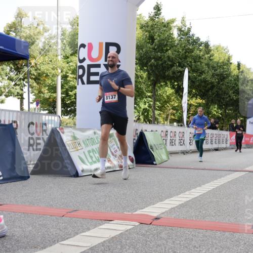06.09.2026 - CURREX Alsterlauf Yannick Fuchs http://msf.ph/oto/10232047 06.09.2026 11:58:46 Ziel 1001, 1089, 1090, 1202, 1347, 8137 meine-sportfotos.de