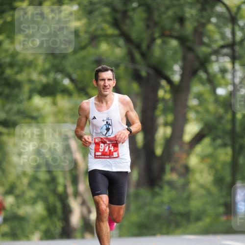 13.09.2026 - 21. swb-Marathon Bremen TobiasT http://msf.ph/oto/10241759 13.09.2026 11:13:14 Laufen 974, 0213, 21 meine-sportfotos.de