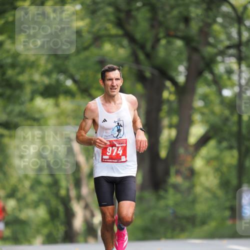 13.09.2026 - 21. swb-Marathon Bremen TobiasT http://msf.ph/oto/10241763 13.09.2026 11:13:14 Laufen 974, 0213, 21 meine-sportfotos.de