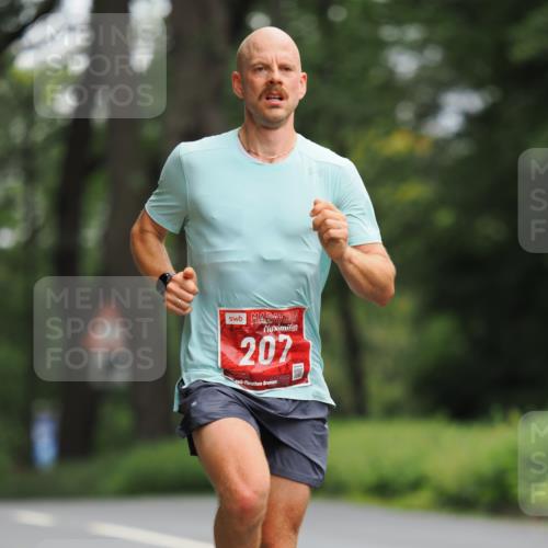 13.09.2026 - 21. swb-Marathon Bremen TobiasT http://msf.ph/oto/10241862 13.09.2026 11:16:23 Laufen 207, 201 meine-sportfotos.de