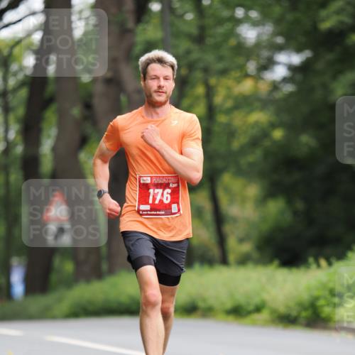 13.09.2026 - 21. swb-Marathon Bremen TobiasT http://msf.ph/oto/10241870 13.09.2026 11:16:28 Laufen 176, 21, 24 meine-sportfotos.de