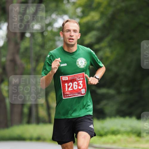 13.09.2026 - 21. swb-Marathon Bremen TobiasT http://msf.ph/oto/10241930 13.09.2026 11:18:36 Laufen 20, 20, 1263, 2026, 21 meine-sportfotos.de