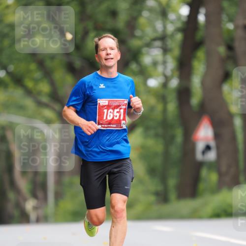 13.09.2026 - 21. swb-Marathon Bremen TobiasT http://msf.ph/oto/10241942 13.09.2026 11:19:17 Laufen 1651, 26 meine-sportfotos.de