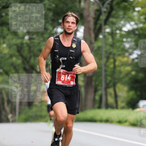 13.09.2026 - 21. swb-Marathon Bremen TobiasT http://msf.ph/oto/10241963 13.09.2026 11:19:33 Laufen 0983, 614 meine-sportfotos.de