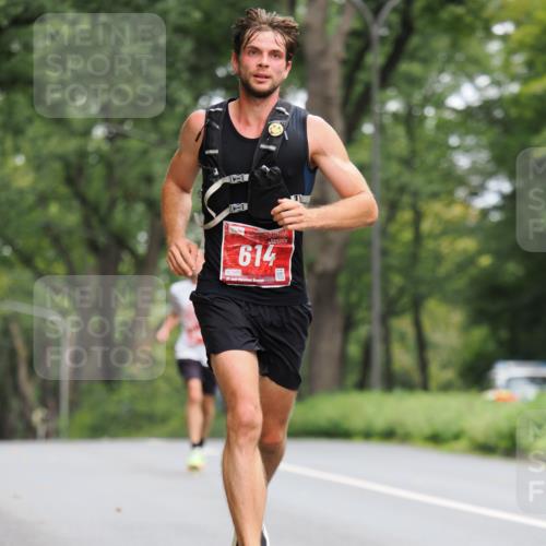 13.09.2026 - 21. swb-Marathon Bremen TobiasT http://msf.ph/oto/10241968 13.09.2026 11:19:33 Laufen 0983, 614, 21 meine-sportfotos.de