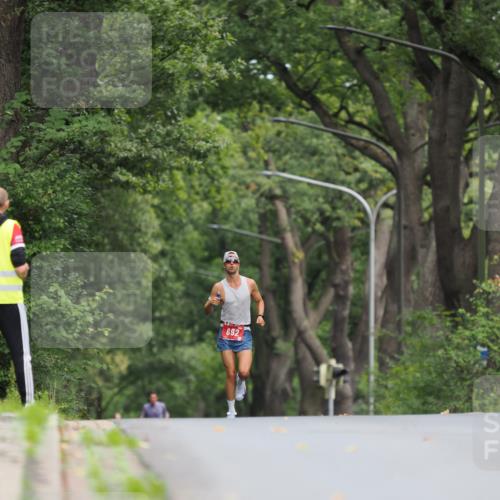 13.09.2026 - 21. swb-Marathon Bremen TobiasT http://msf.ph/oto/10241995 13.09.2026 11:20:06 Laufen 692 meine-sportfotos.de