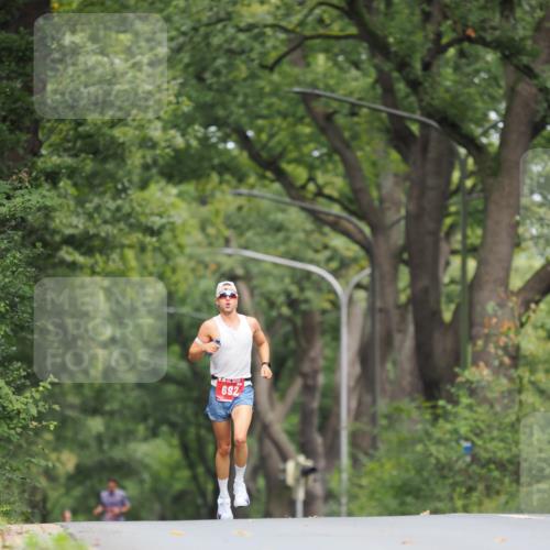 13.09.2026 - 21. swb-Marathon Bremen TobiasT http://msf.ph/oto/10242008 13.09.2026 11:20:10 Laufen 692 meine-sportfotos.de